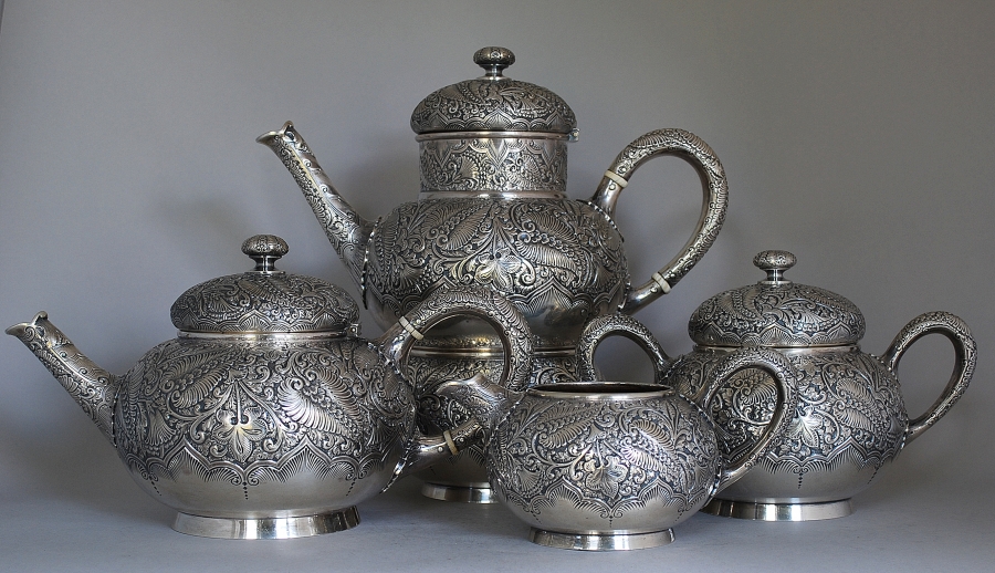 Indo Persian style 5 piece set by Dominick & Haff