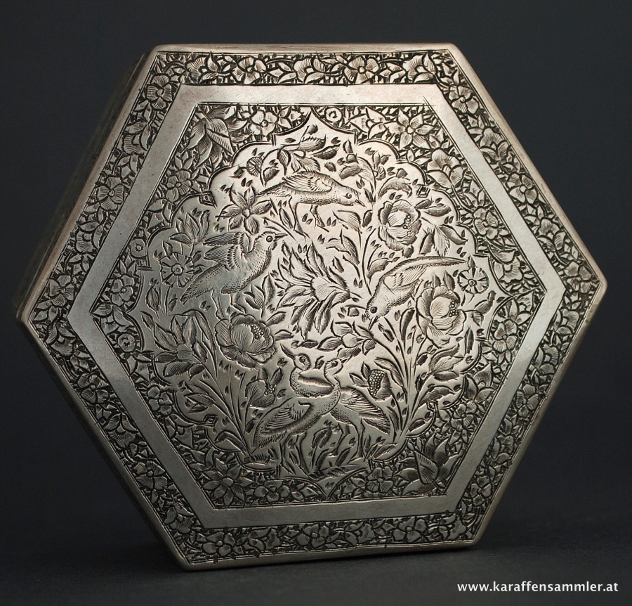 Hexagonal Isfahan scholar box